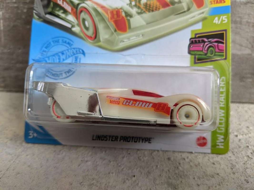 Jual Hot Wheels Lindster Prototype In The Dark Edition Hw Glow Racers Di Seller Kutakkutik