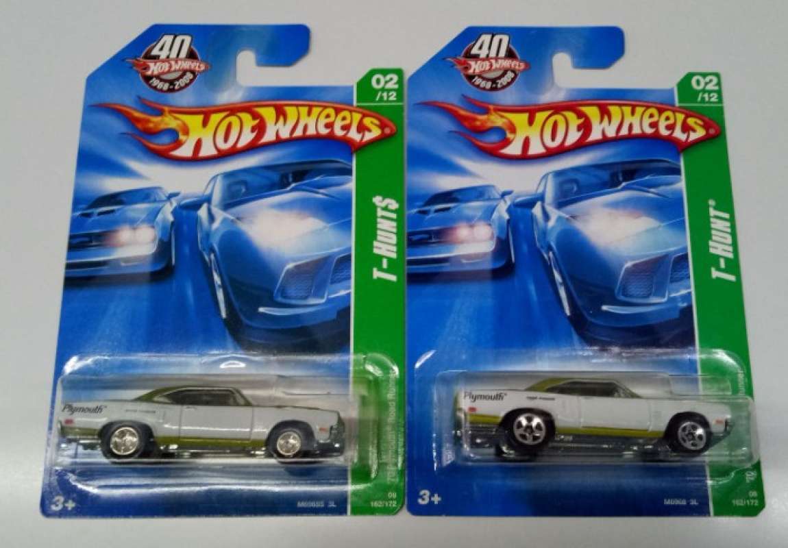 Promo Hot Wheels PLYMOUTH ROAD RUNNER TREASURE HUNT SUPER REG SET Diskon Di Seller