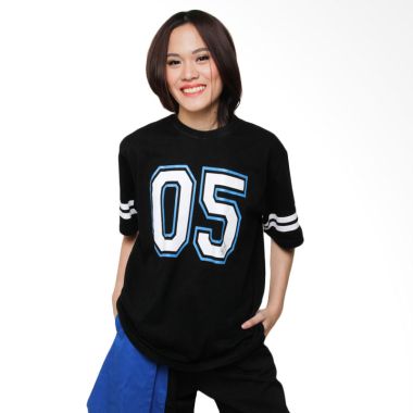 Musica Studios Sheryl Sheinafia Kaos Varsity 05 Black Merchandise