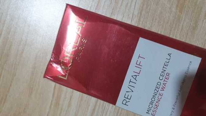 â L'oreal Paris Revitalift Micro Essence Water [130 Ml