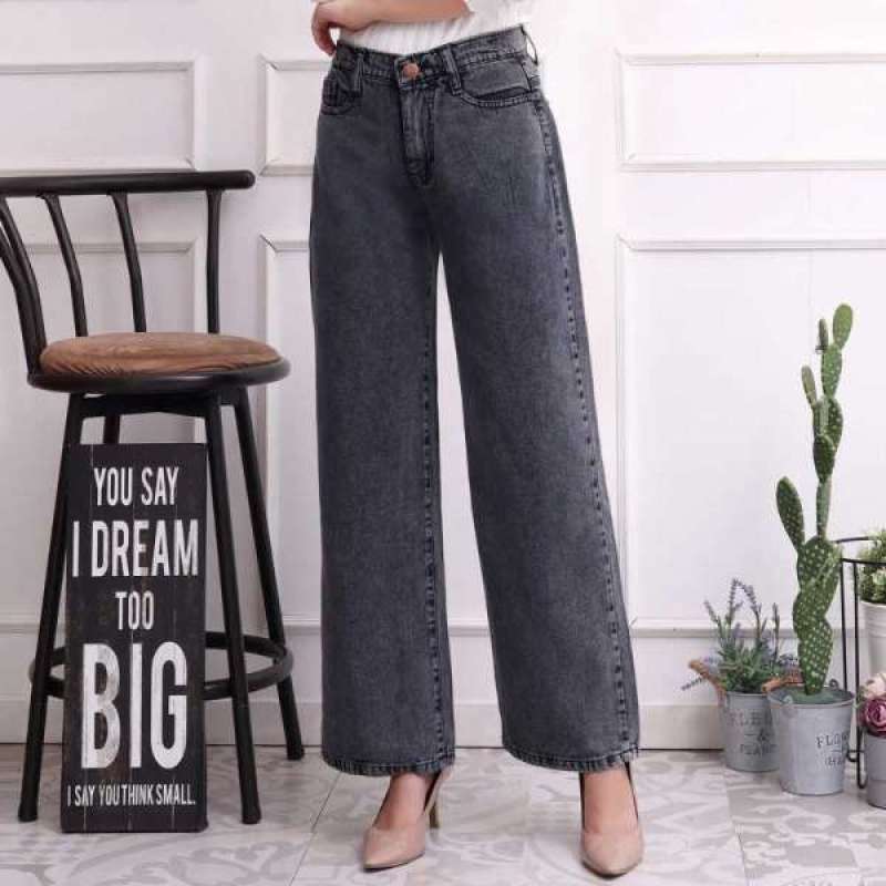 Jeans in sale snow