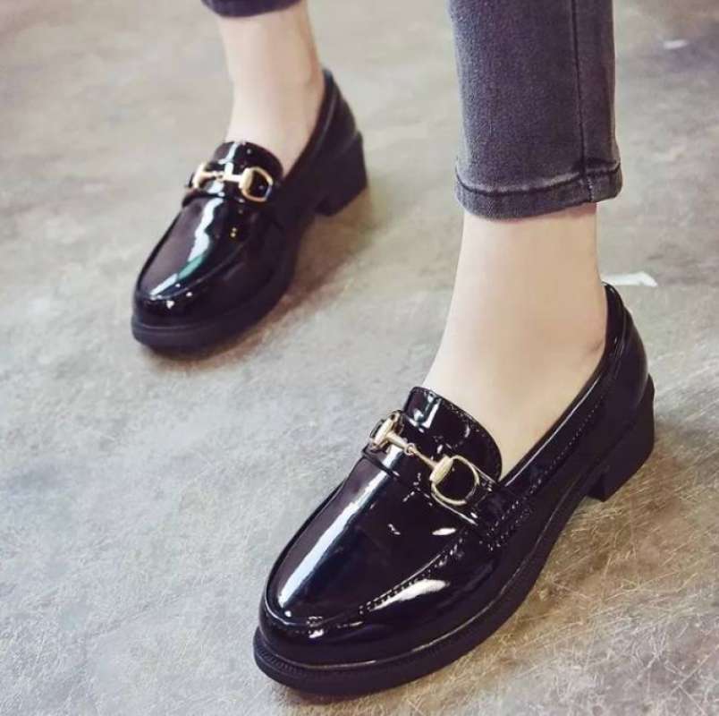 sepatu loafers