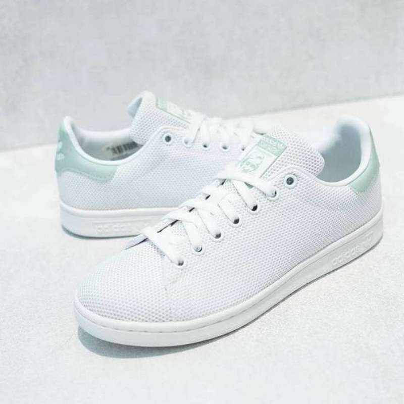 adidas grey superstar