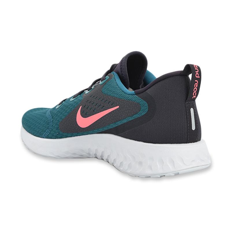 nike legend react trainers