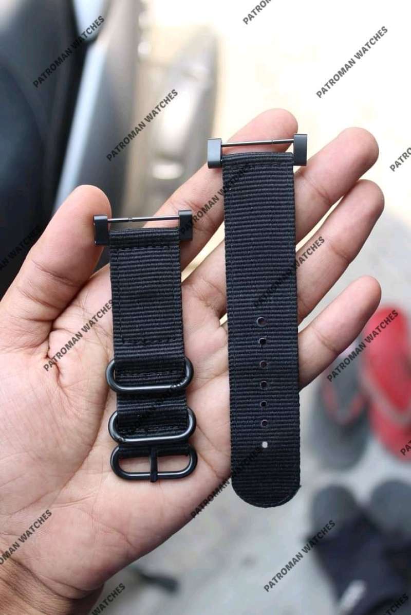 Harga jam top suunto core black
