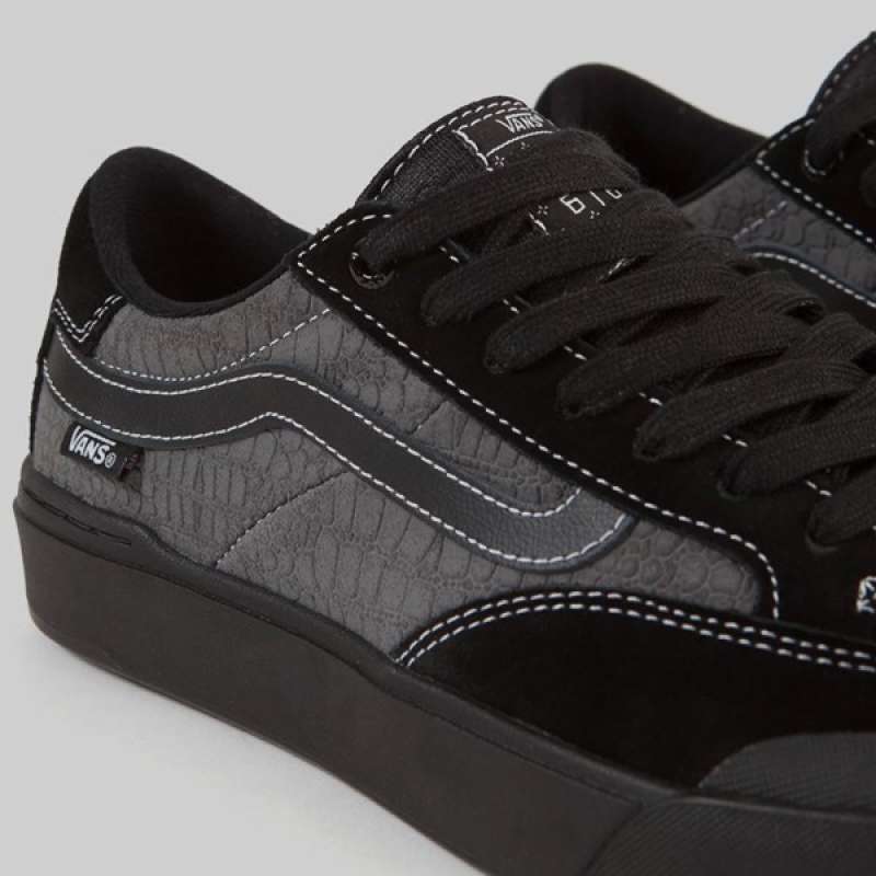 undefeated x dunk low