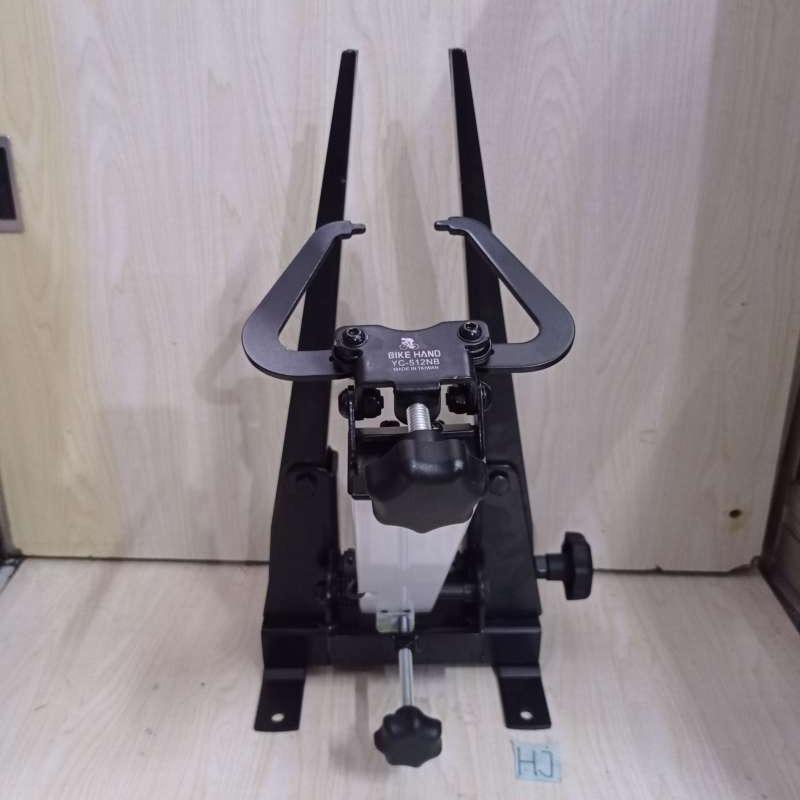 Bikehand truing shop stand