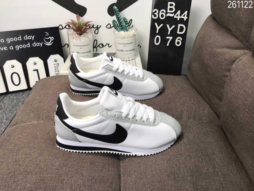 Promo NIKE WMNs NIKE ryz 365 trend 