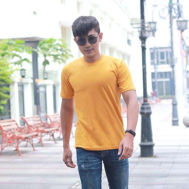 T-Shirt Kaos Baju Atasan Kasual Pria 