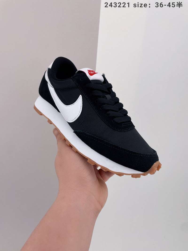 nike daybreak sneaker