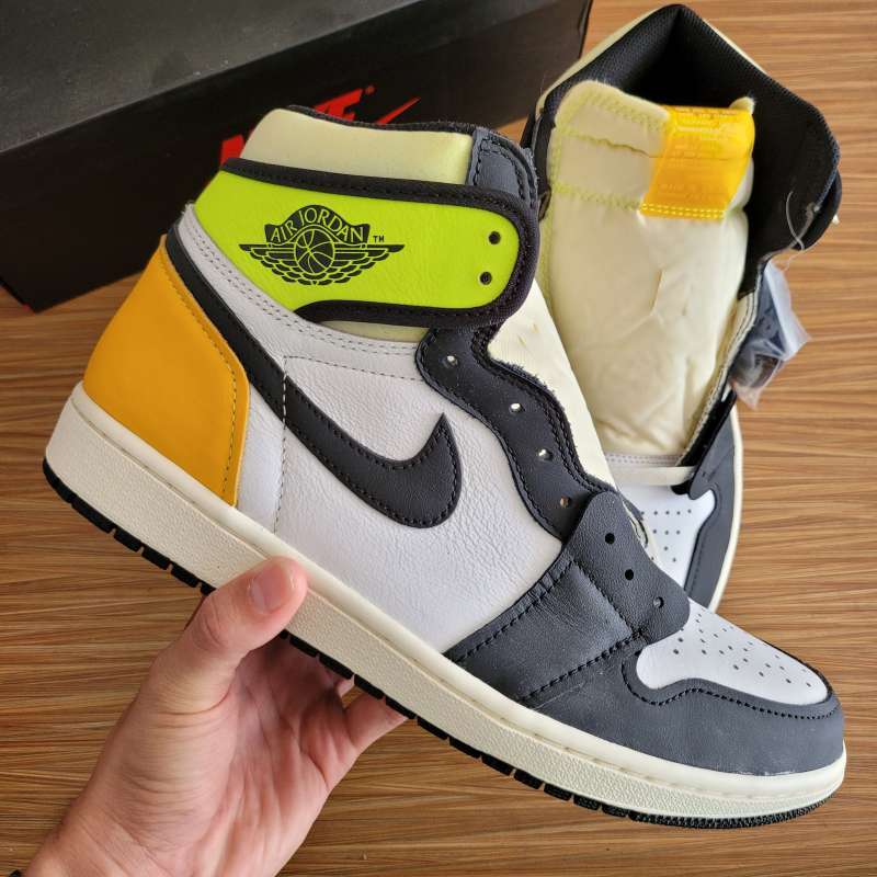 Air Jordan Retro High Black White Volt University Gold || yellow toe