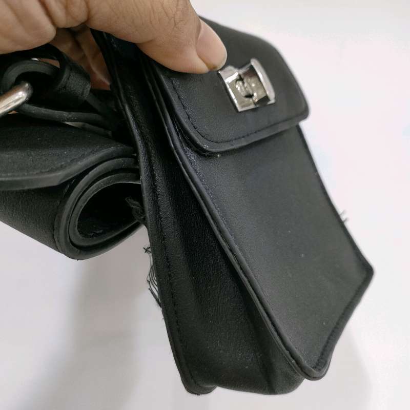 Harga tas stradivarius sling bag original new arrivals