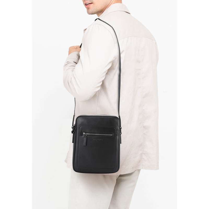Alberto deals sling bag