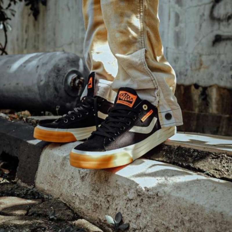 Jual Ventela X Nevertoolavish Noir 13 Low Sepatu Sneakers Pria Online Oktober 2020 Blibli Com