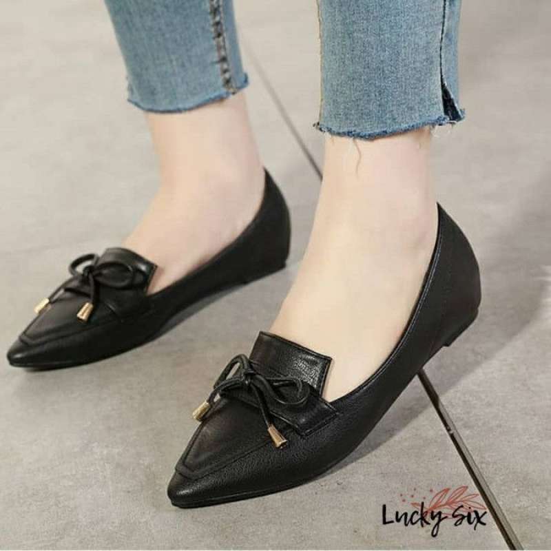Model flat shoes wanita terbaru shop