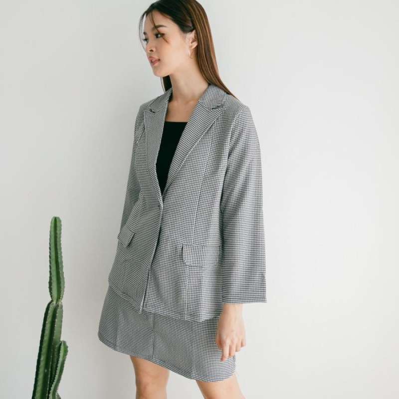 grey houndstooth blazer