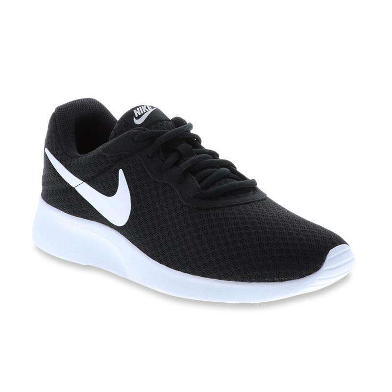 Jual Nike Womens Tanjun. Black White. 812655011. Sneakers Wanita