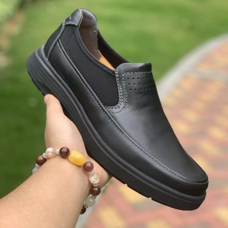 clarks running trainers