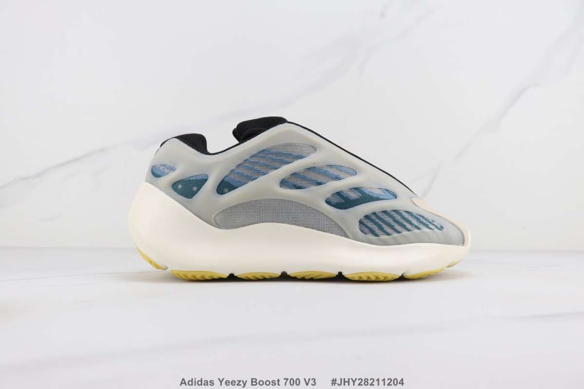 yeezy 350 700