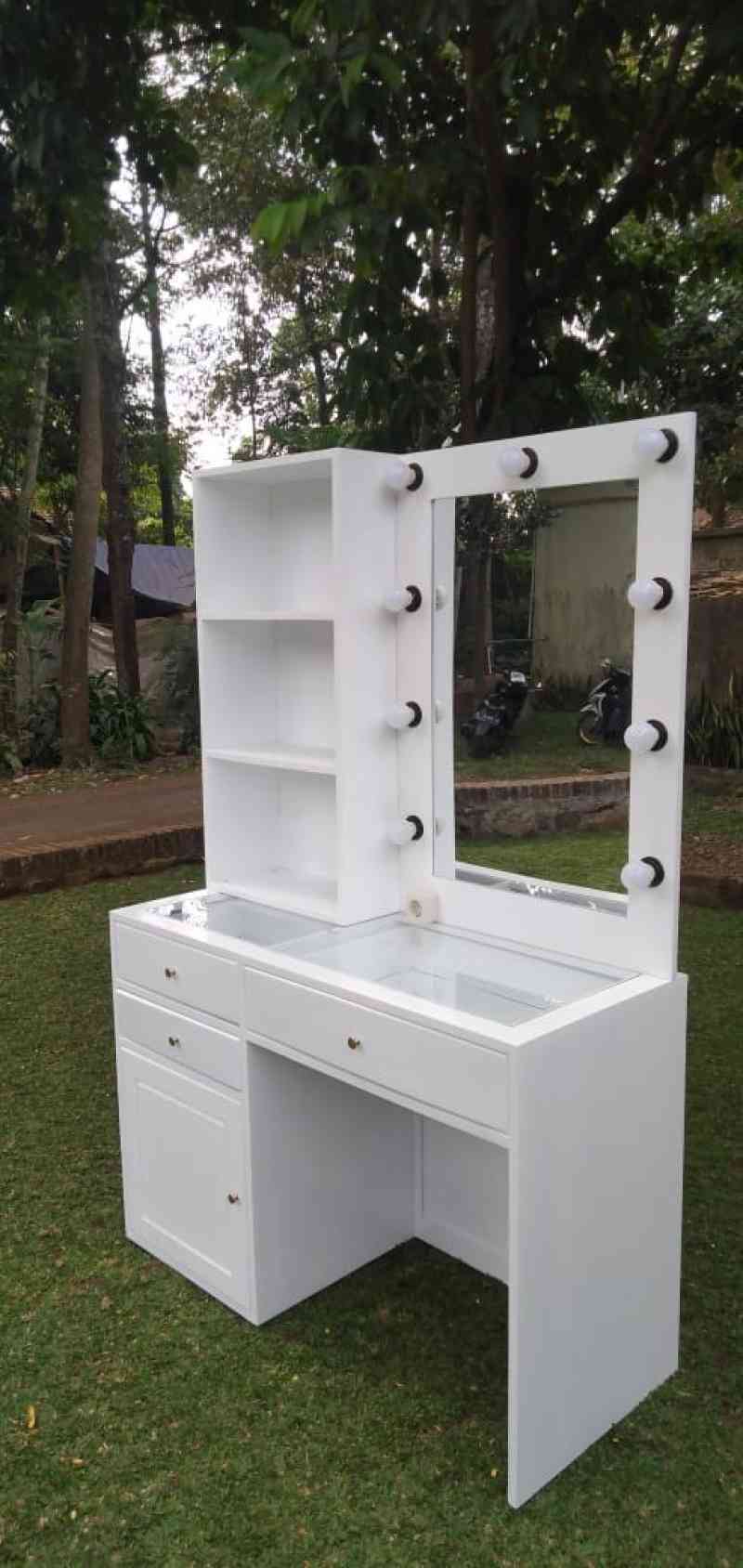 jual meja rias lampu led-meja rias duco putih danlaci-meja rias