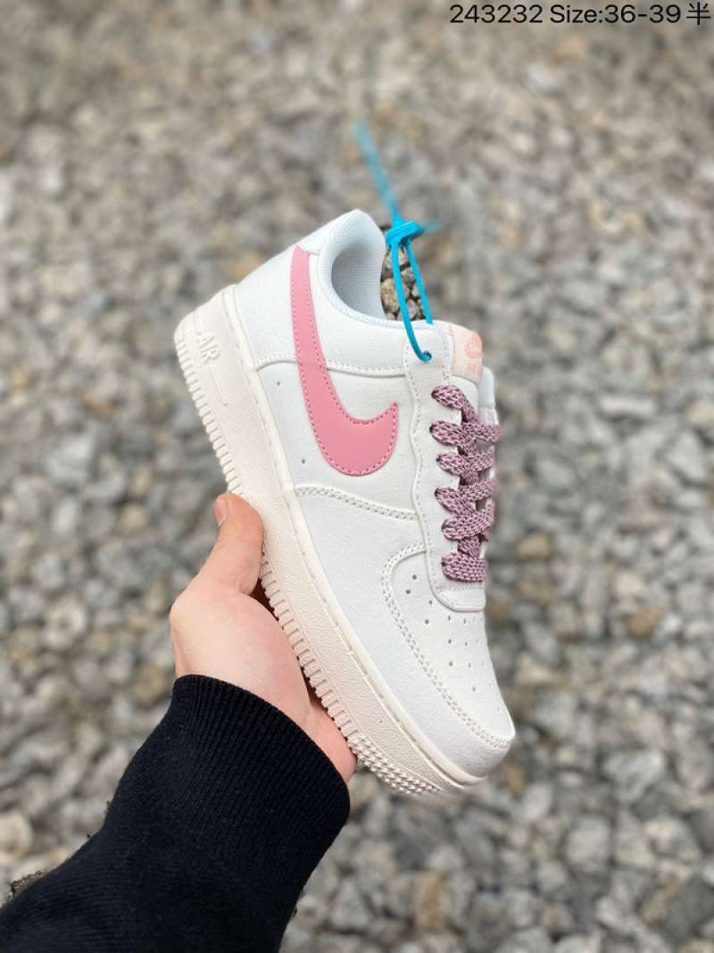 Air force 1 online '07 lv8 bball og