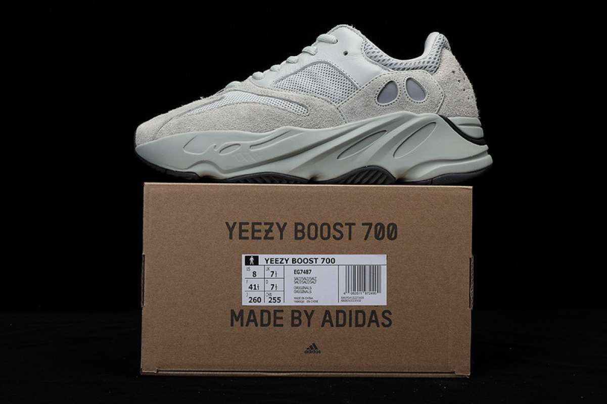 running shoes under 700