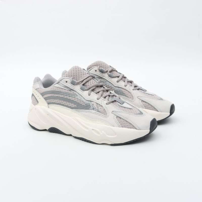 Jual Yeezy Boost 700 V2 Static Di Seller 807garage Sneakers Sarijadi Kota Bandung Blibli