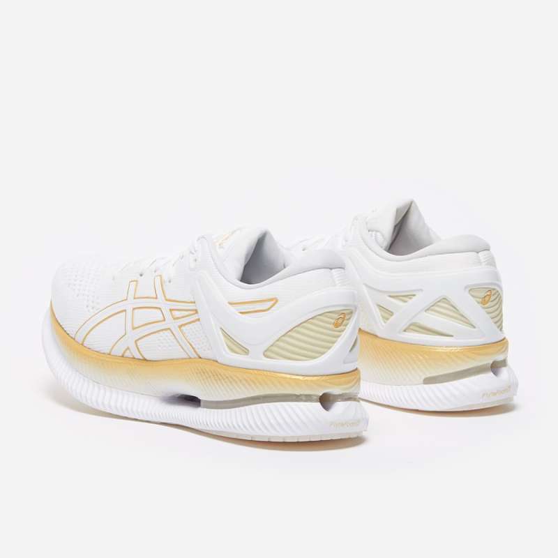 Jual SEPATU LARI WMNS ASICS METARIDE WHITE PURE GOLD 37.5 di