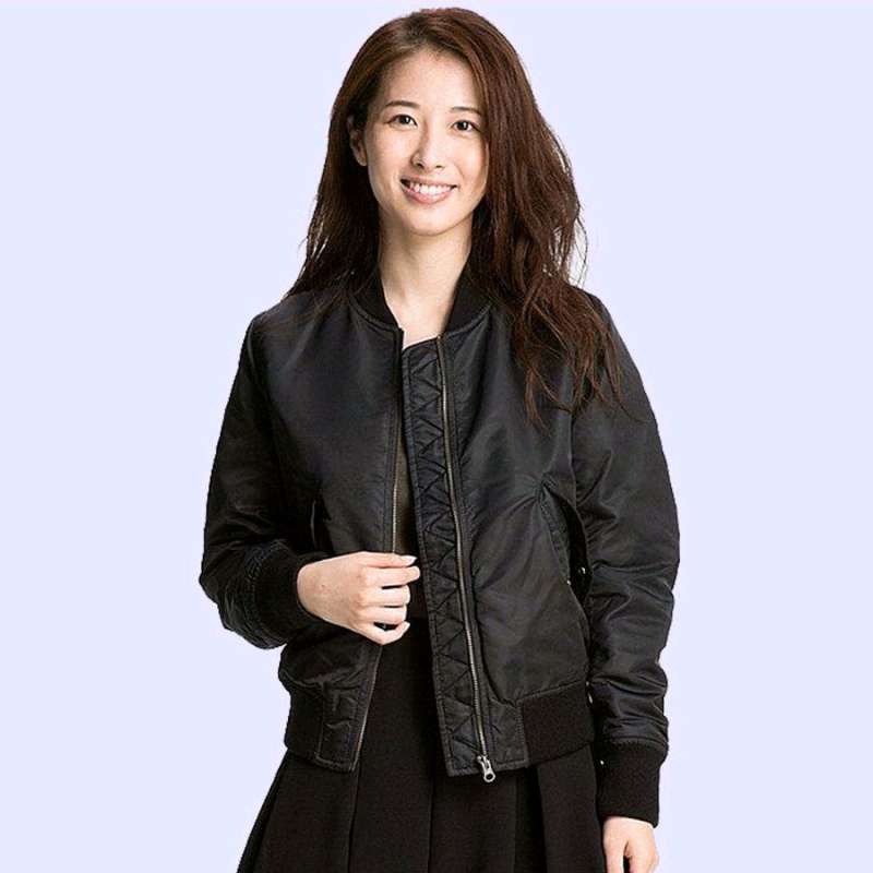 Uniqlo sales jaket parasut