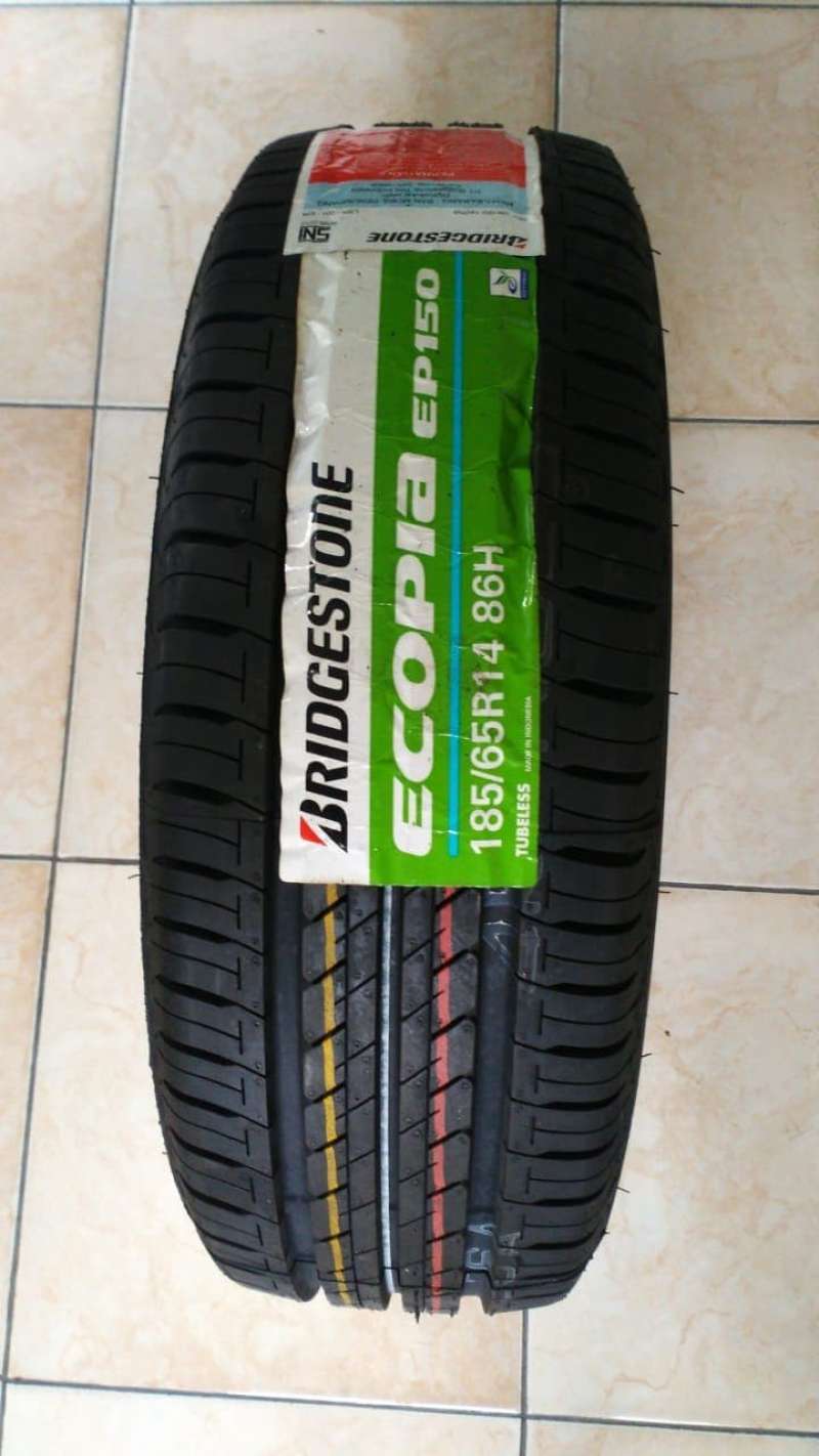 Amazon.co.jp: BRIDGESTONE(ブリヂストン)スタッドレスタイヤ 4本セット ・ 185/65R14 ブリヂストン ブリザックVRX  (14インチ 冬タイヤ 中古タイヤ ジェームス 185/65-14)【中古】 : 車＆バイク