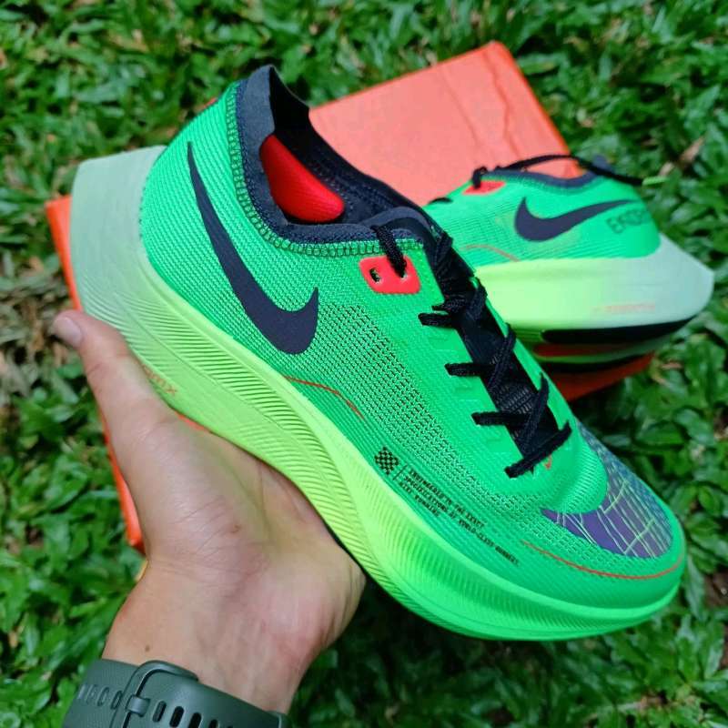 Nike zoomx vaporfly next green store
