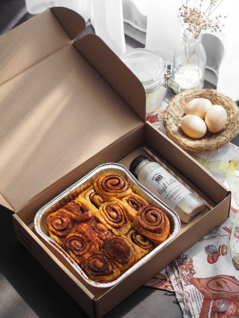 Jual Paket Hampers Mix Original Cinnamon-palm Sugar Rolls Regal