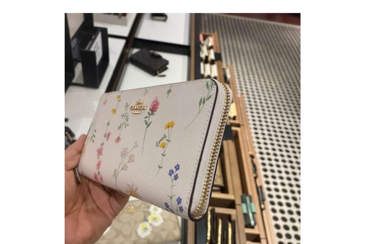 fendi accordion wallet