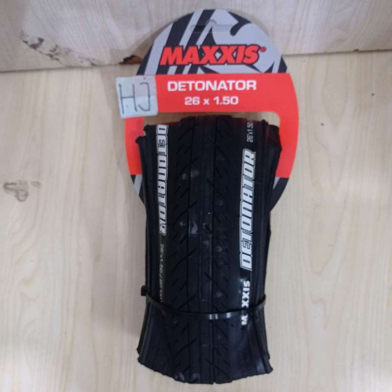Ban Luar Tire Maxxis Detonator 26 x