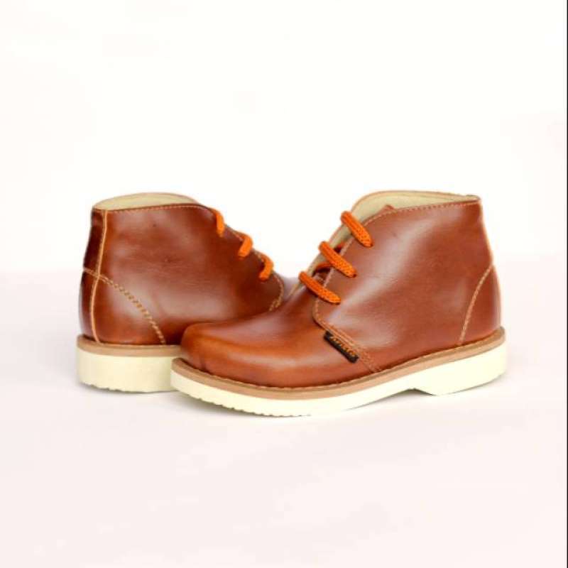 red wing chukka tan
