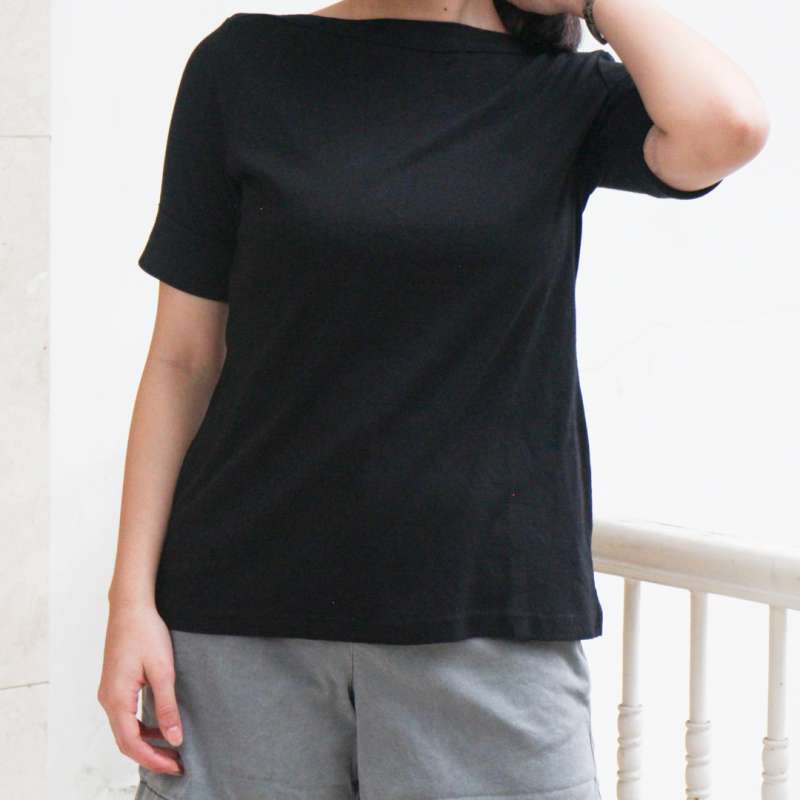 Plain Basic Tee with Straight Neck 