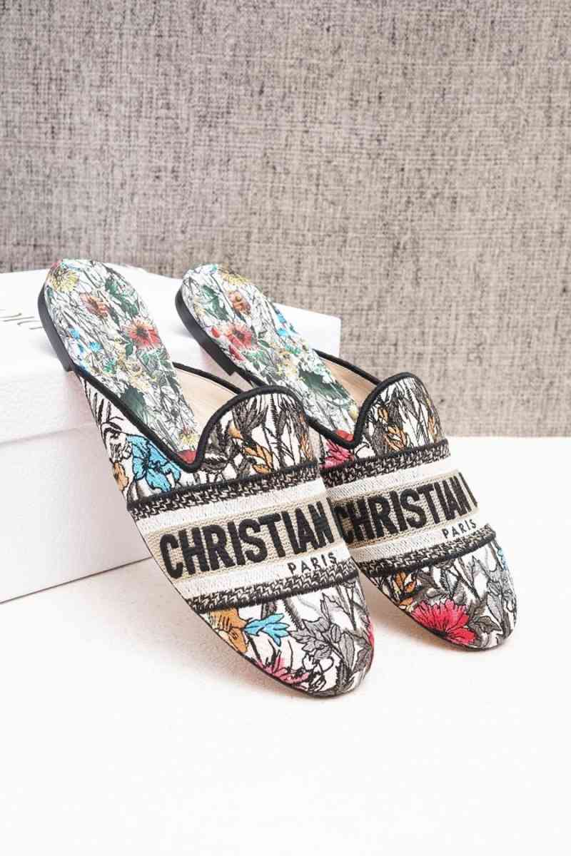 Jual CHRISTIAN DIOR Off Mille Fleurs Mules in Multicolors di