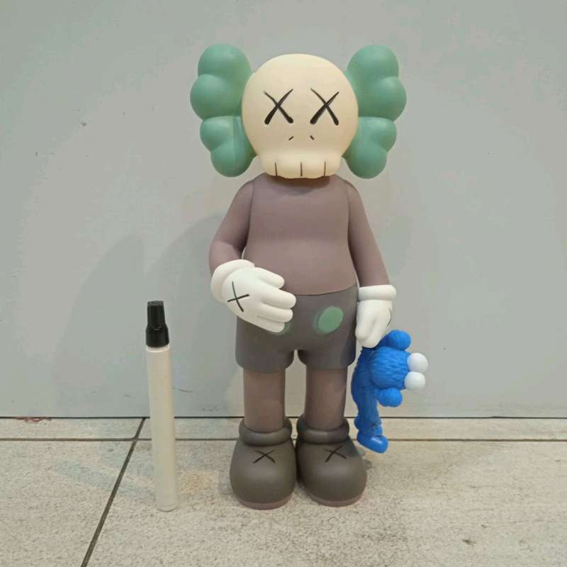 Jual kaws toys online