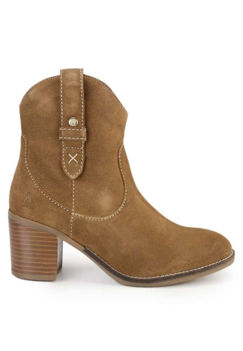 Sepatu boot shop hush puppies