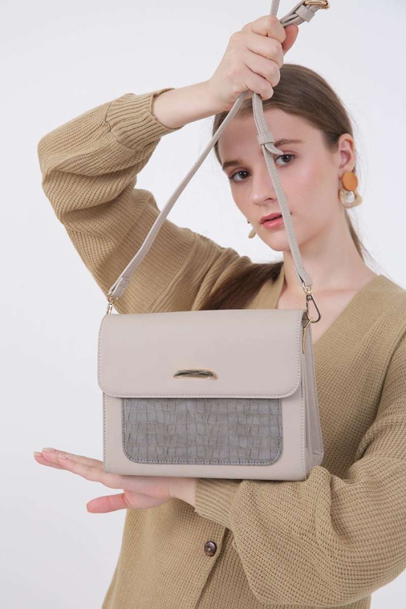 Berrybenka on sale sling bag