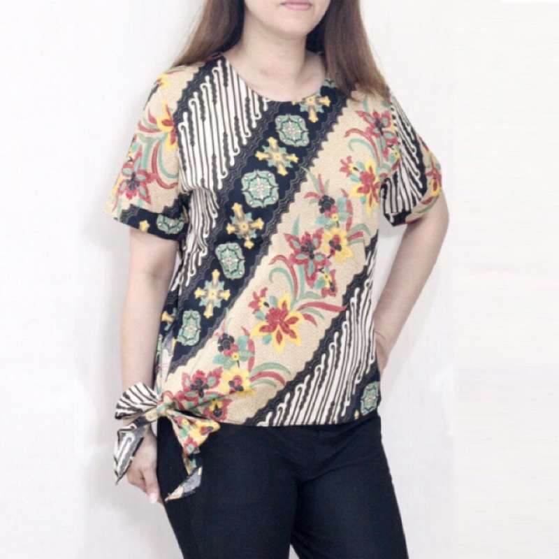 Atasan model sekarang