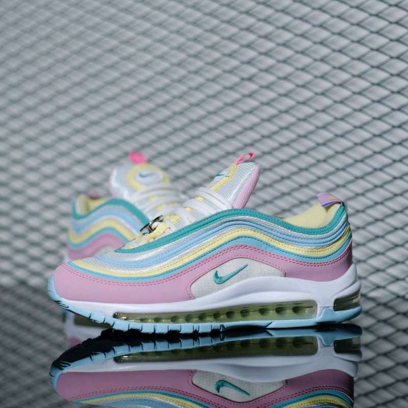 Sepatu nike sales rainbow