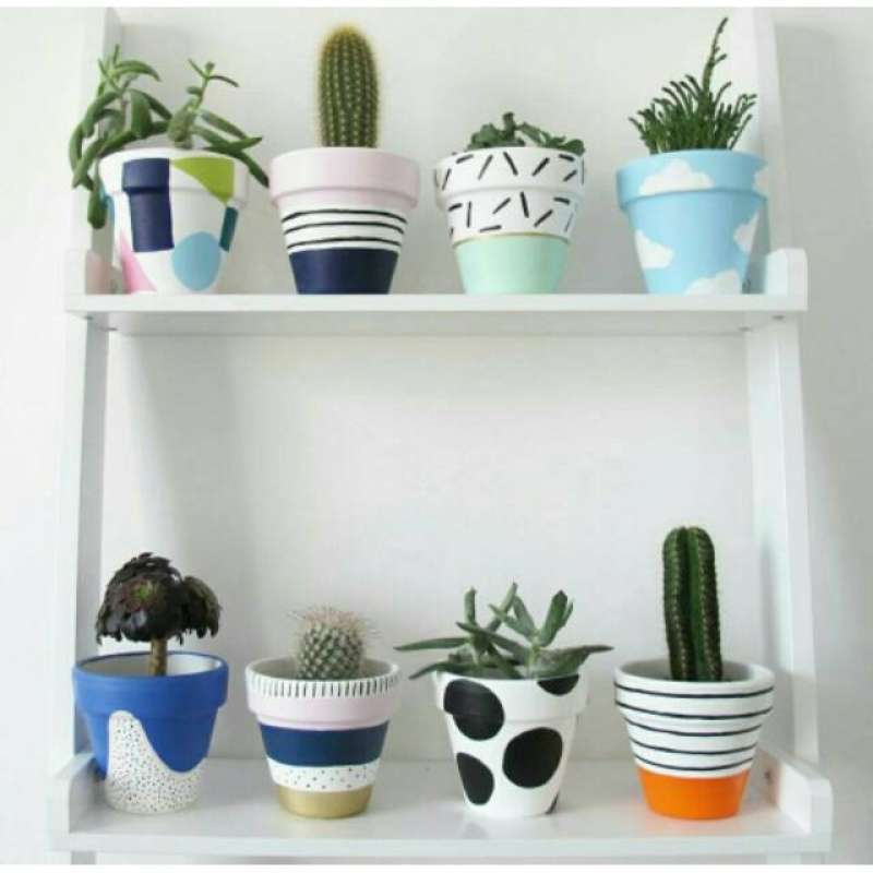 Jual Pot 10cm Terakota Gerabah Tanah Liat Vas Bunga Lukis Sukulent Kaktus Hiasan Dinding Kamar Ruang Tamu Pot Bunga Hias Pot Tanaman Online Februari 2021 Blibli Kamu bisa menanam tanaman hias bunga ini dengan pot atau langsung pada lahan tanah. pot 10cm terakota gerabah tanah liat vas bunga lukis sukulent kaktus hiasan dinding kamar ruang tamu pot bunga hias pot tanaman