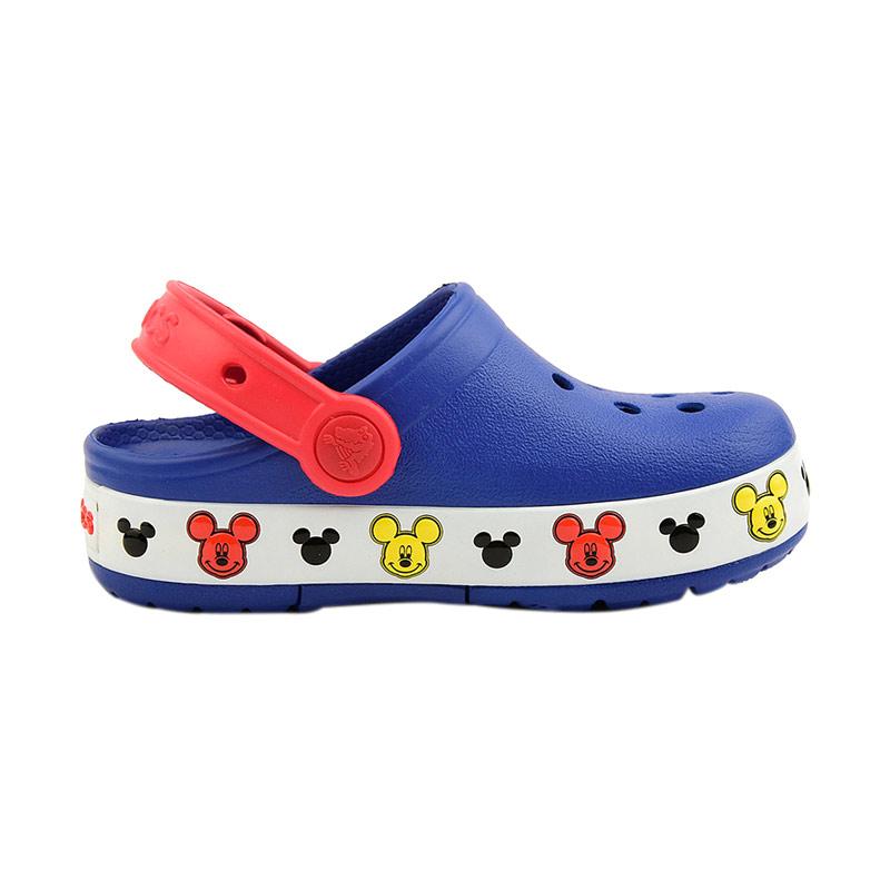 crocs in forum mall