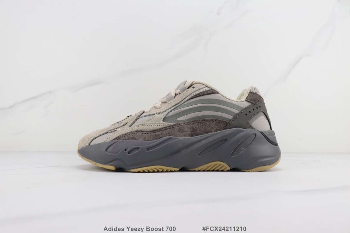 yeezy boost 700 men