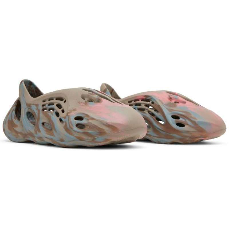 yeezy grey foam runner