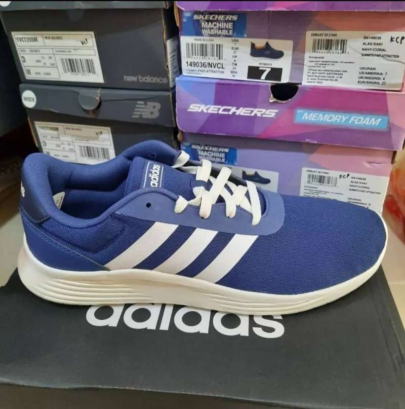 SEPATU LARI PRIA ADIDAS RUNNING LITE 
