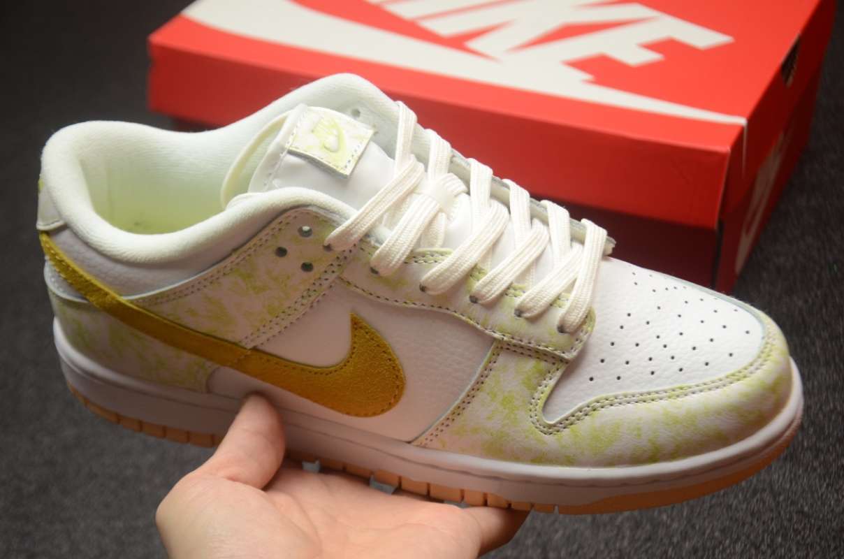 dunks low yellow