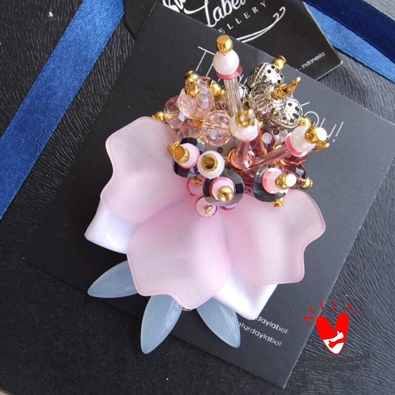 Amapola brooch hot sale