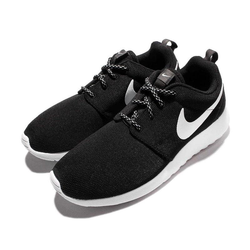 roshe one running sneaker